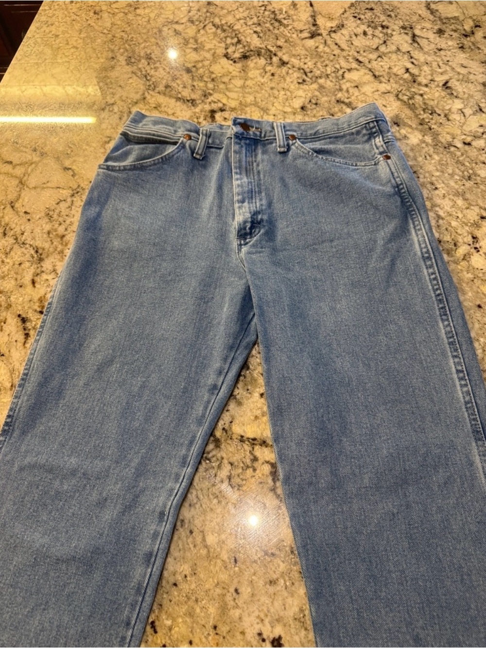 Wrangler Men’s Light Blue Relaxed Fit Jeans